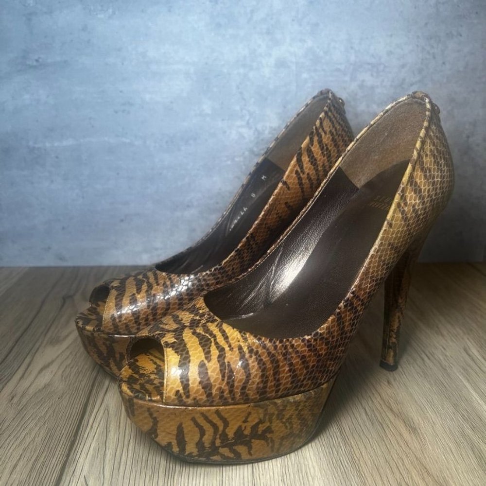 Stuart Weitzman  Leather Animal Print Tiger / Snake Pumps Size 8